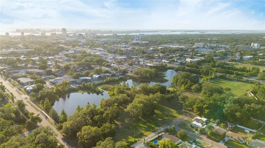 Beautiful recreational Glenn Oaks Park....right down the street with a beautiful lake!