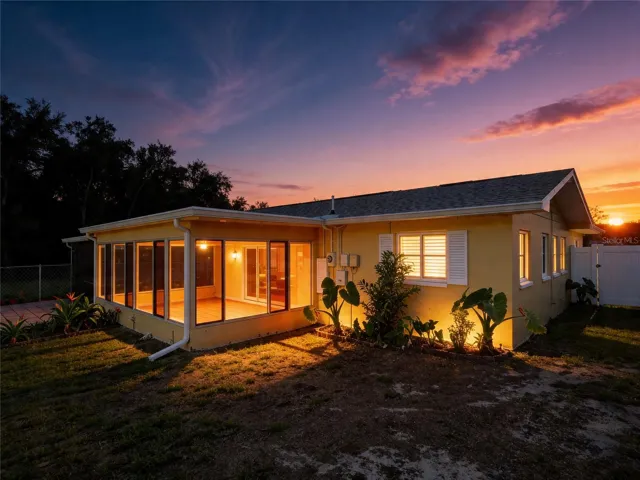 Beautiful nightscape i the back yard.