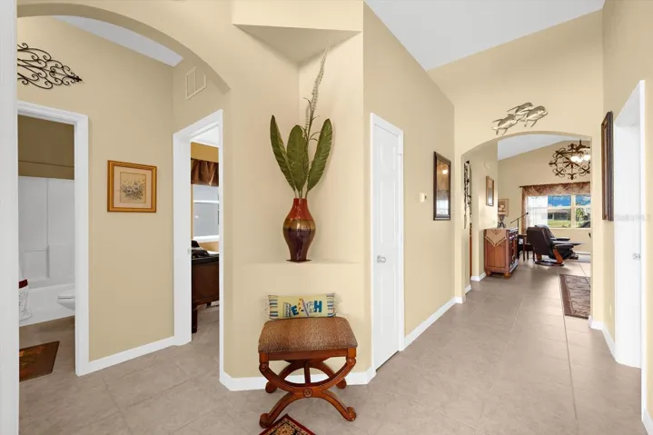 Entrance in foyer