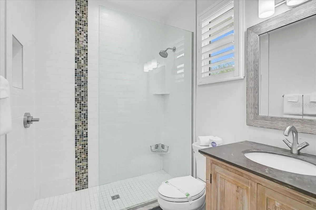 MOTHER IN LAW SUITE BATHROOM