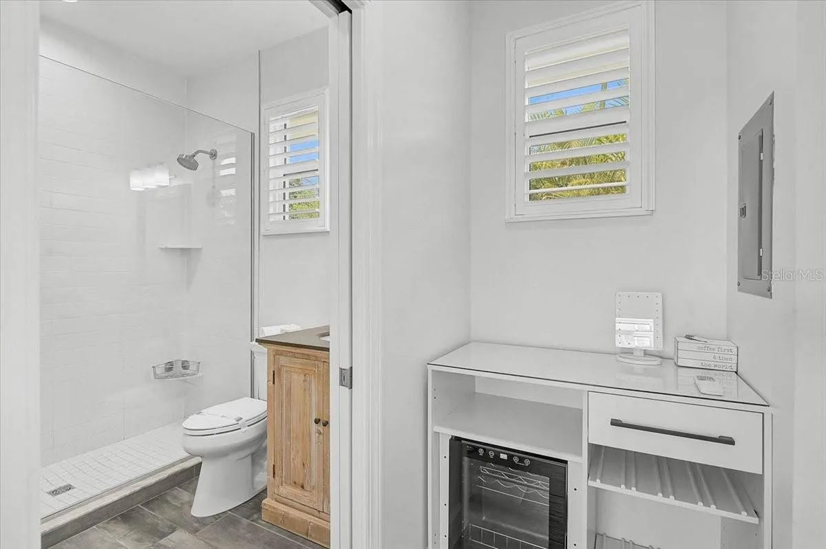 MOTHER IN LAW SUITE BATHROOM