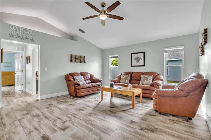Split Bedroom Design