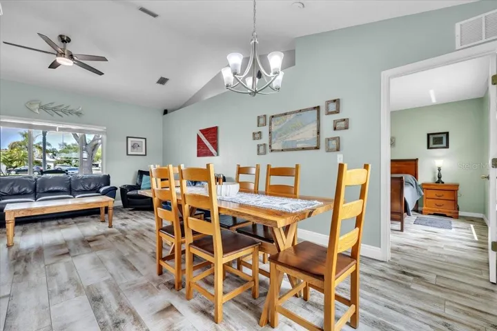 Split floor plan