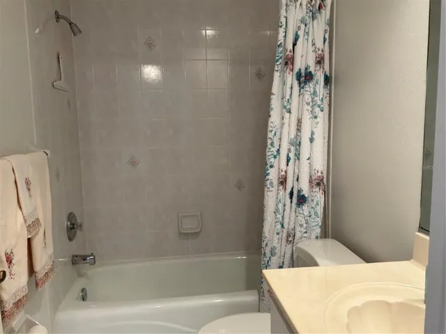 Guest bathroom with tub