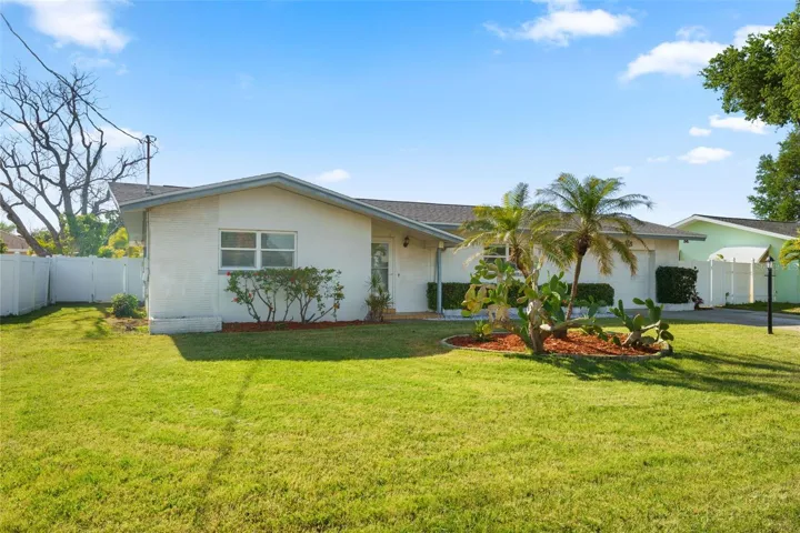 1768 Habor Cir E