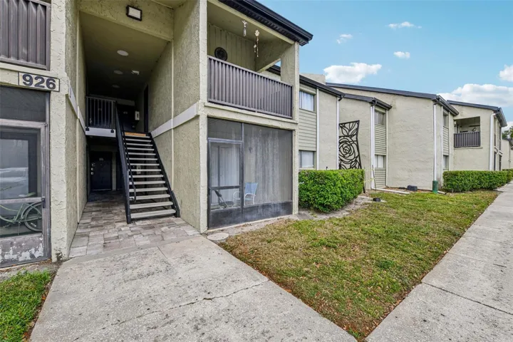 Lakefront living with major updates already done – this second floor unit in Destiny Springs offers peaceful VIEWS of LAKE DESTINY and a LOW MAINTENANCE lifestyle in the heart of Altamonte Springs!