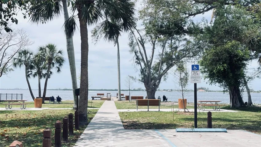 Community Pier
