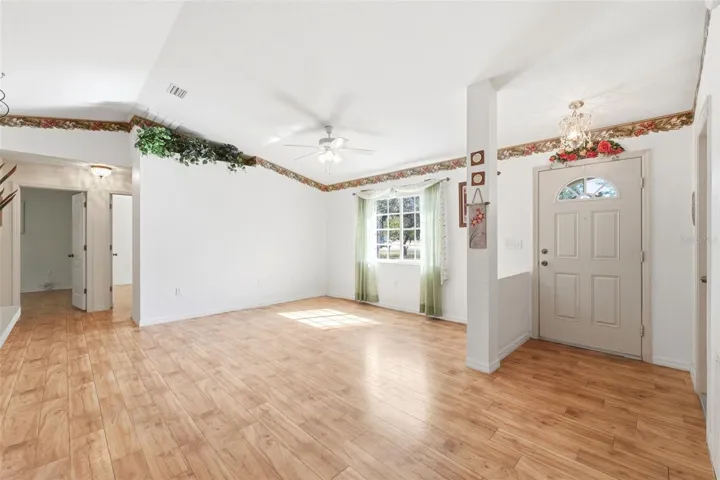 Foyer/Living