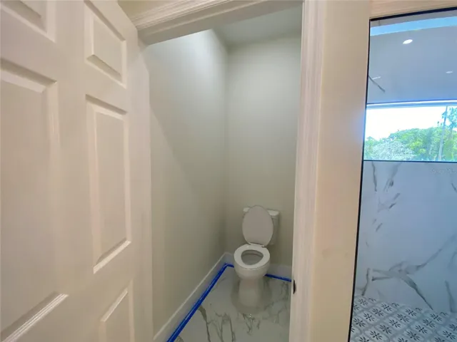 primary bath private water room