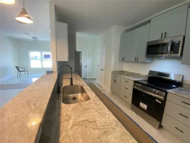 kitchen hop-up bar, granite counter tops