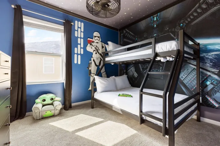 Star Wars bunk room