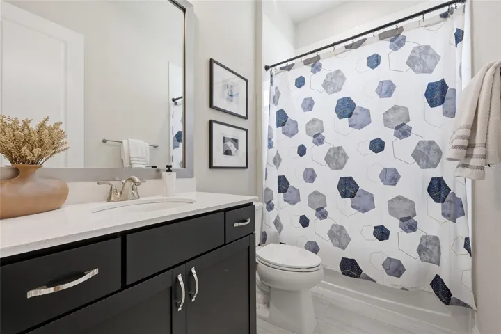 Guest bathroom #1
