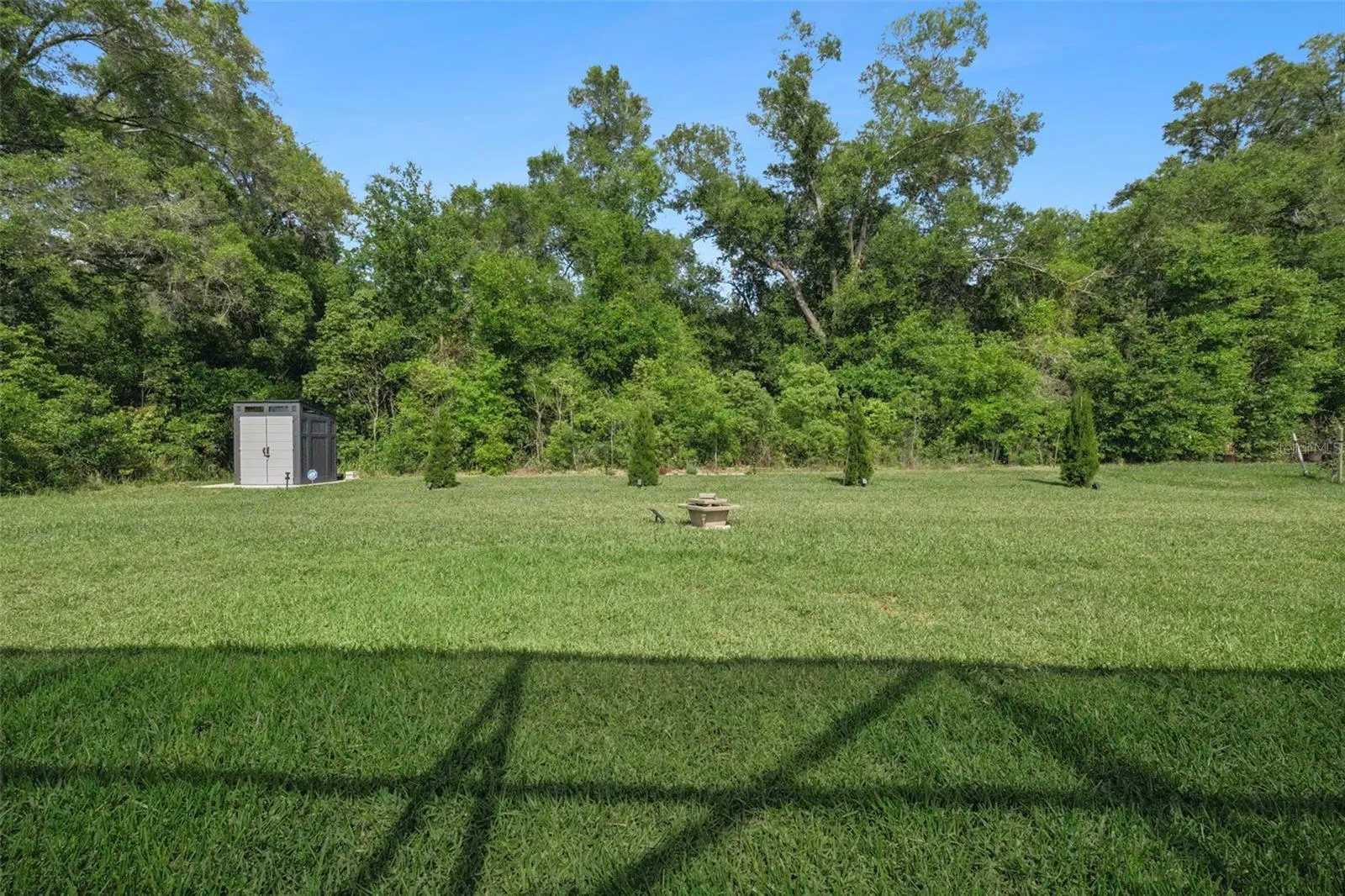 NO rear neighbors, conservation area