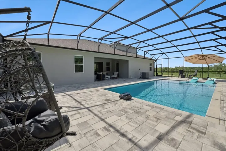 Beautiful pool!