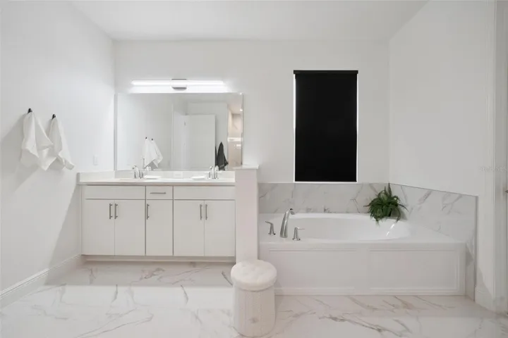 Large master bath