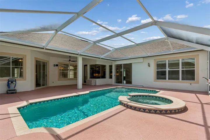 POOL & SPA