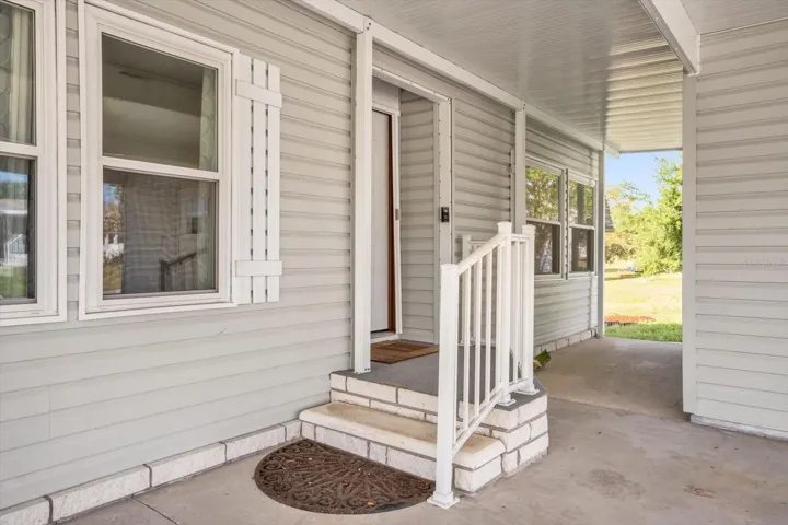 Low-Profile Entry with Wide Landing/Handicap accessible door