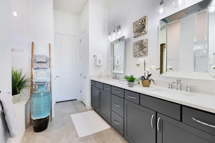 Primary Ensuite with Large Walk-in Shower