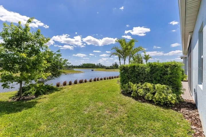 Water views all around!