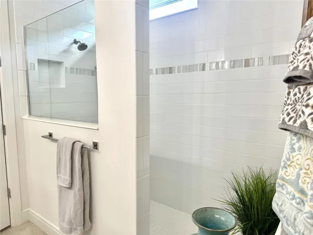 Grand Primary Shower
