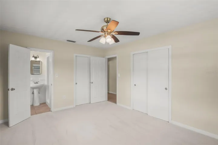 Master bedroom w/t ensuite bath