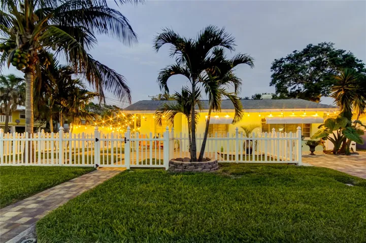 BEAUTIFULLY MAINTAINED CORNER LOT ~ FULLY FENCED IN!