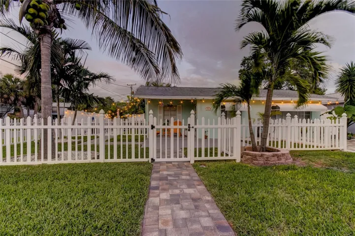 START LIVING THE FLORIDA BEACH LIFESTYLE TODAY!