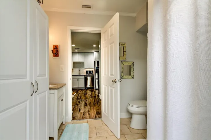 GUEST BATHROOM