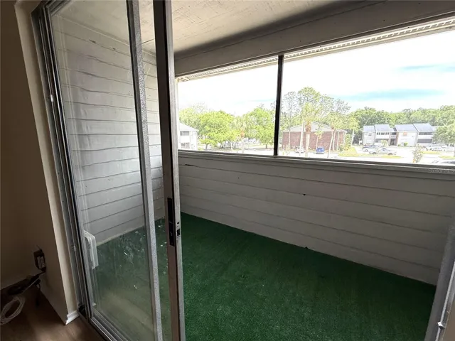 Screened Balcony