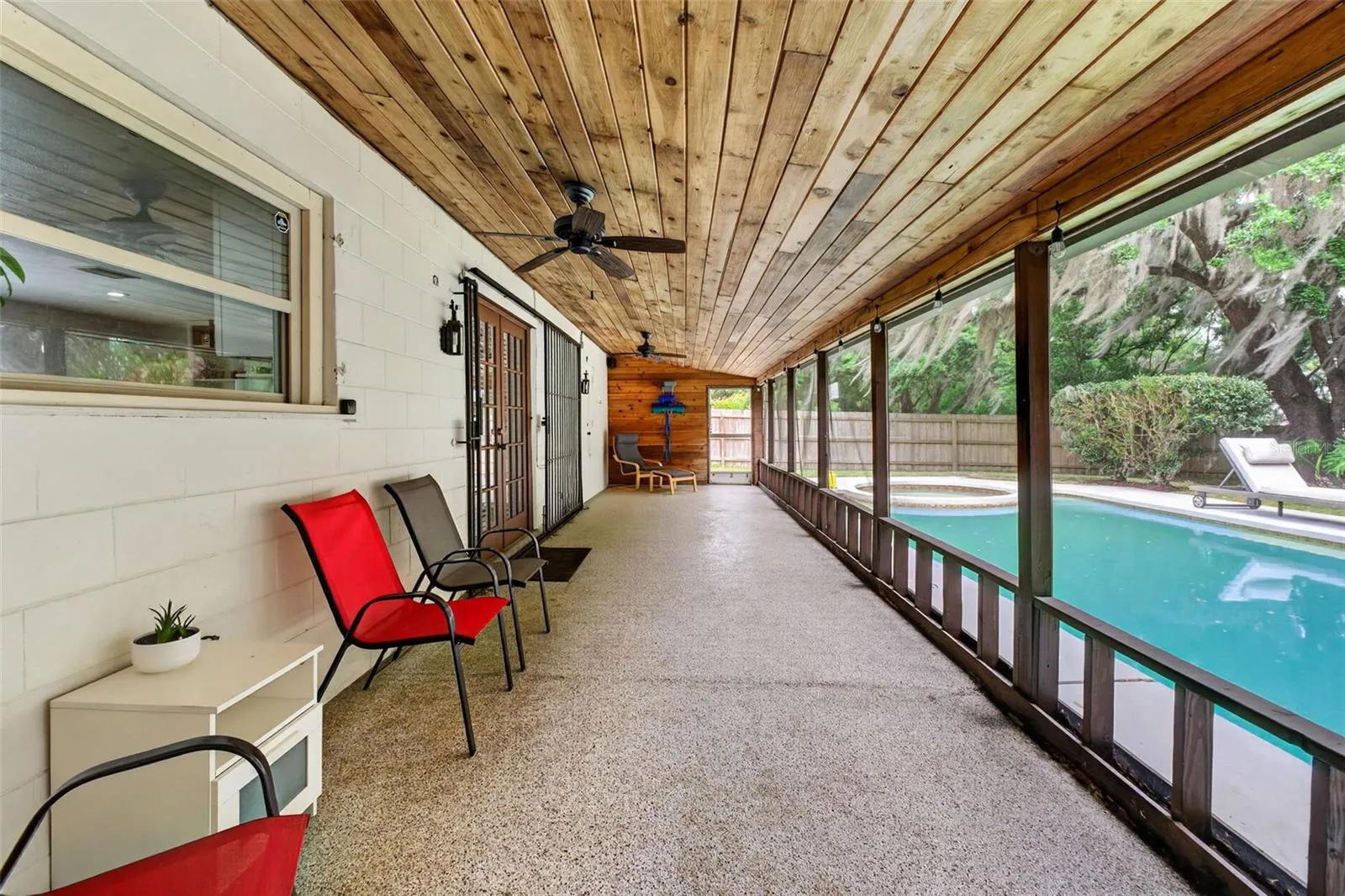 Screened in Lanai
