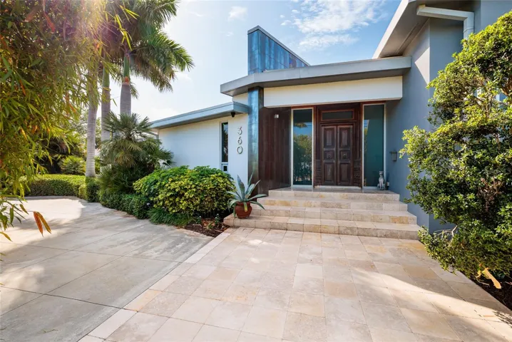 Stunning entry
