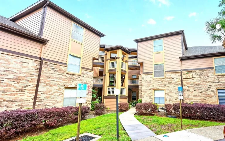 Welcome to this beautiful, MOVE-IN READY 2-bedroom, 2-bath CONDO in the desirable Windsor at Sabal Walk community in Longwood.