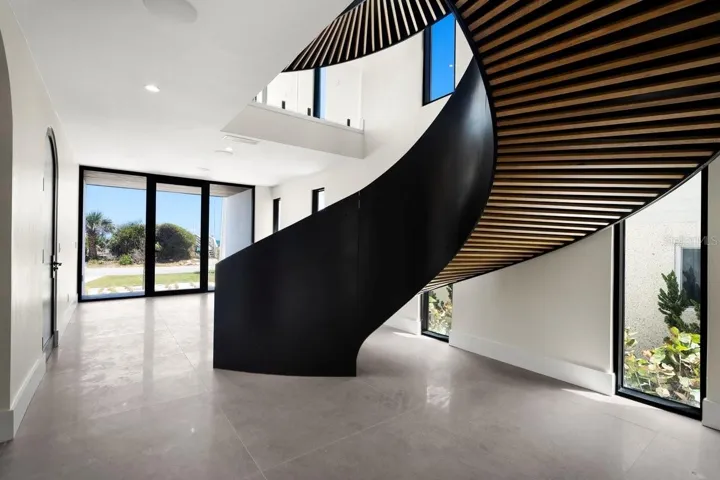Serpentine Staircase