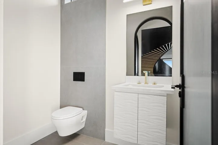 2nd Floor Half Bath