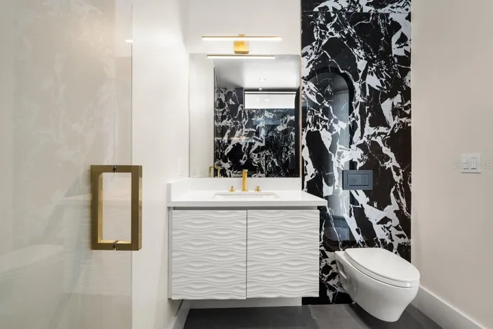 3rd Floor Ensuite Bath #4