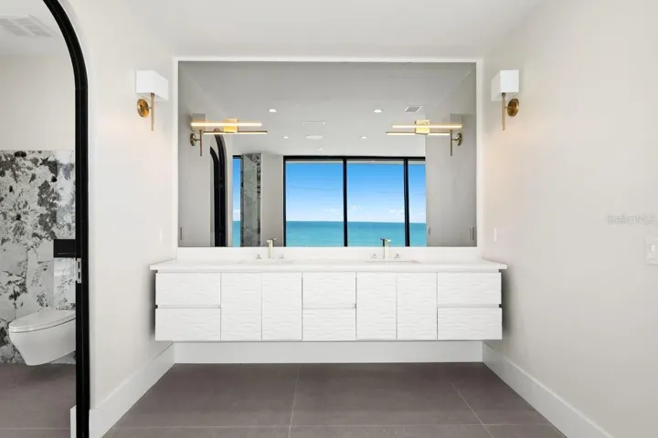 Primary Ensuite Bath