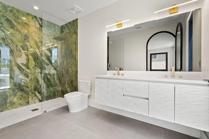 1st Floor Ensuite Bath