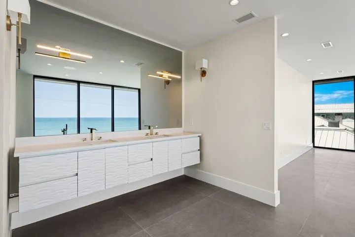 Primary Ensuite Bath