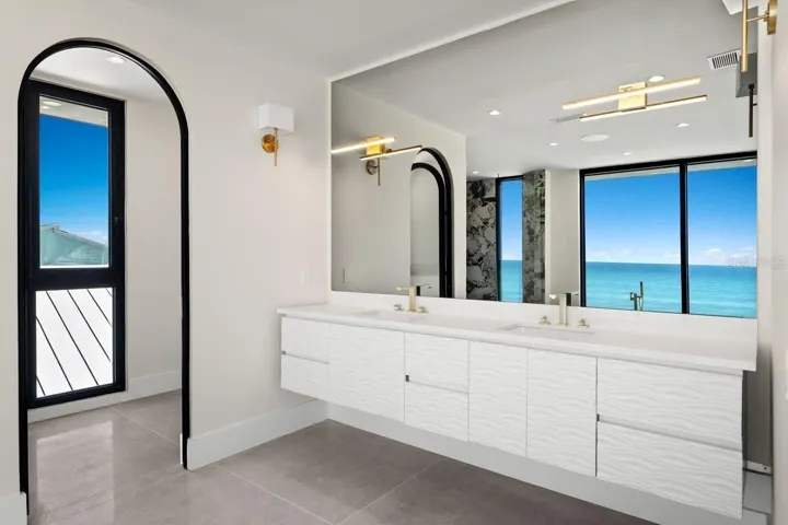 Primary Ensuite Bath