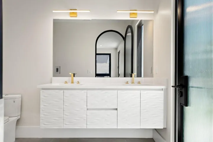 1st Floor Ensuite Bath