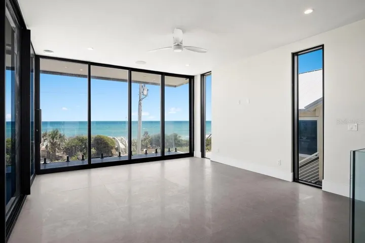2nd Floor Living Room