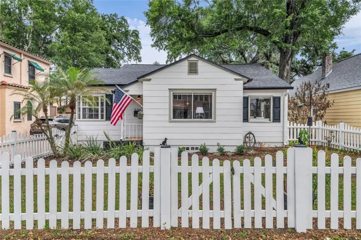 Beautiful home in the heart of Delaney Park