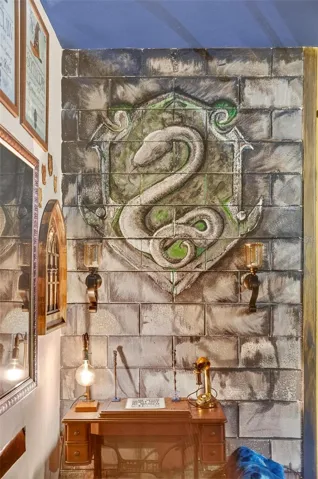 Game_room_right_of_theater