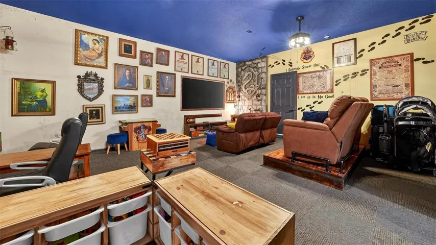 Theater_to_right_with_2_rows_of_seating