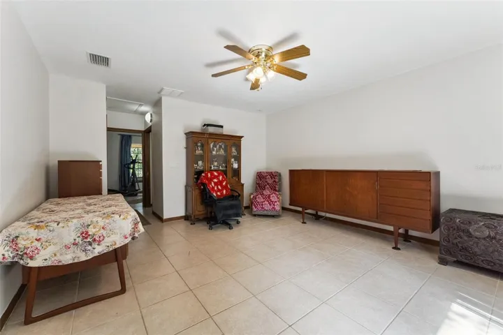 In-Law Suite - Large Living Room