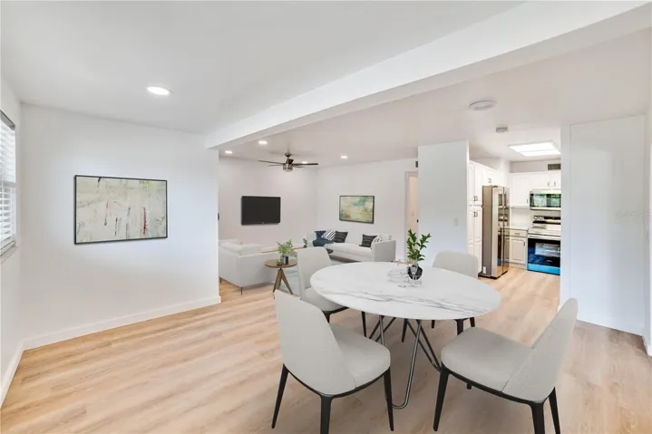 Virtually staged dining room