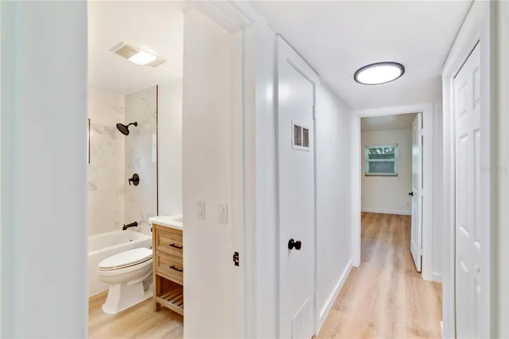 Neutral colors throughout