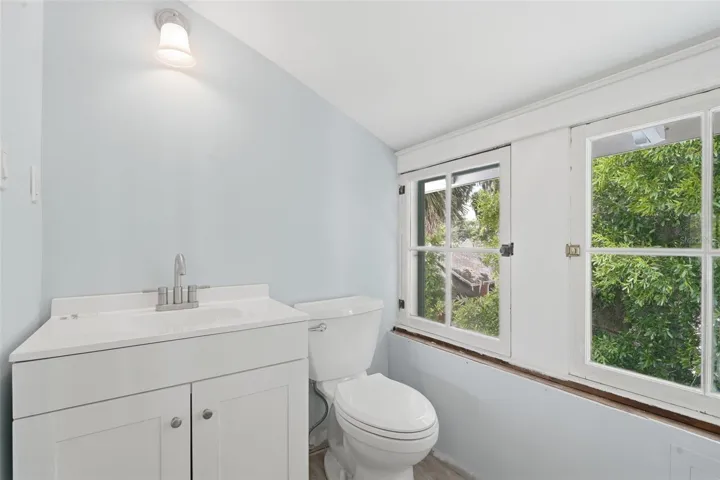3RD FLOOR BATHROOM