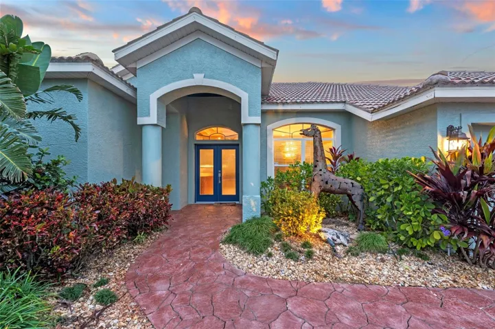 Exterior: Front Entry