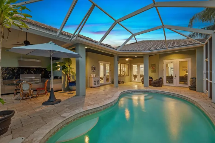 Pool/Outdoor Kitchen